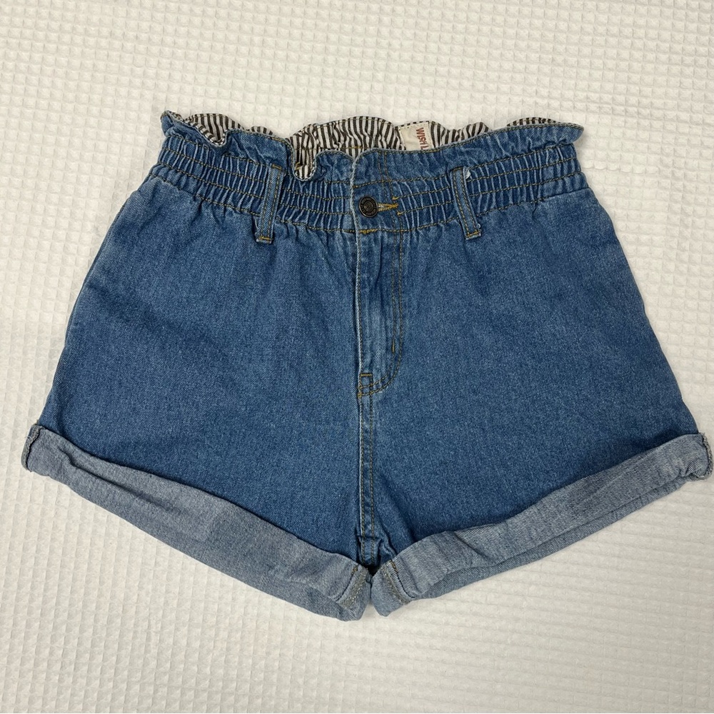 Wish list ladies ruffled waist denim jean shorts size small